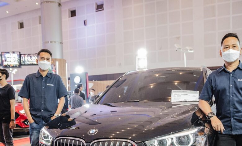Belkote Biarkan Jejak Lumpur dan Debu Reli Menempel pada M3 E30 di Pameran