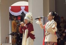 Merah Putih di Istana, Duet Melly Goeslaw dan Kris Dayanti Bawa Semangat RI
