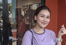 Ayu Ting Ting Minta Kevin Gusnadi Istirahat, Ia Malah Ikut Estafet Sarung