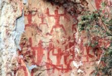 Diterpa Hujan dan Topan, Rahasia Cat Merah Huashan Ternyata Ada pada Campuran Darah