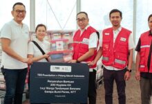 Hampir Seribu Gempa Susulan di NTT, TBS Foundation Salurkan 200 Paket Kebersihan