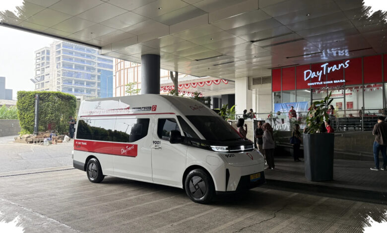 Bukan HiAce, Perjalanan Jakarta-Semarang Kini Ditopang Van Listrik Daytrans